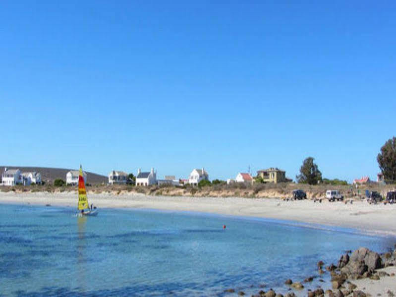 Absolute Beach Accommodation Stompneusbaai Екстер'єр фото